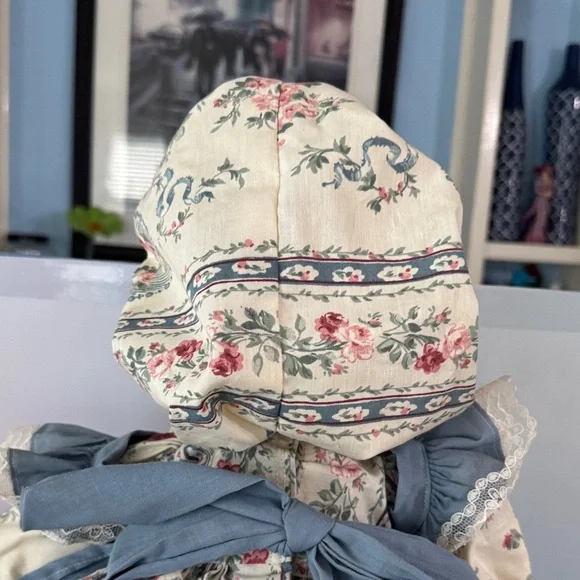 Folk Art Vintage, Handmade Country-style Bunny Rabbit Doll - Picture 7 of 12